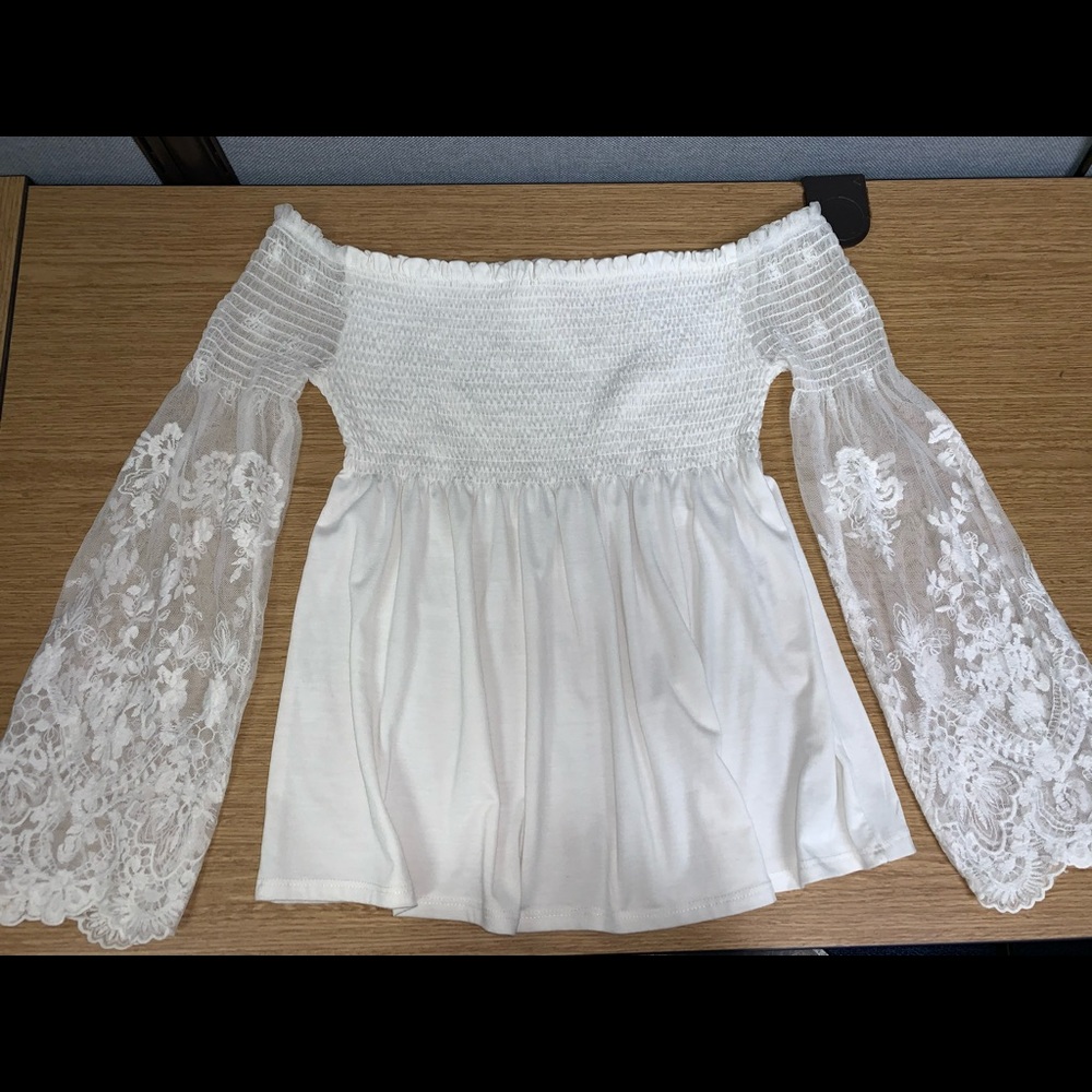 NEW Xhilaration Boho White Off-shoulder Bell Top M